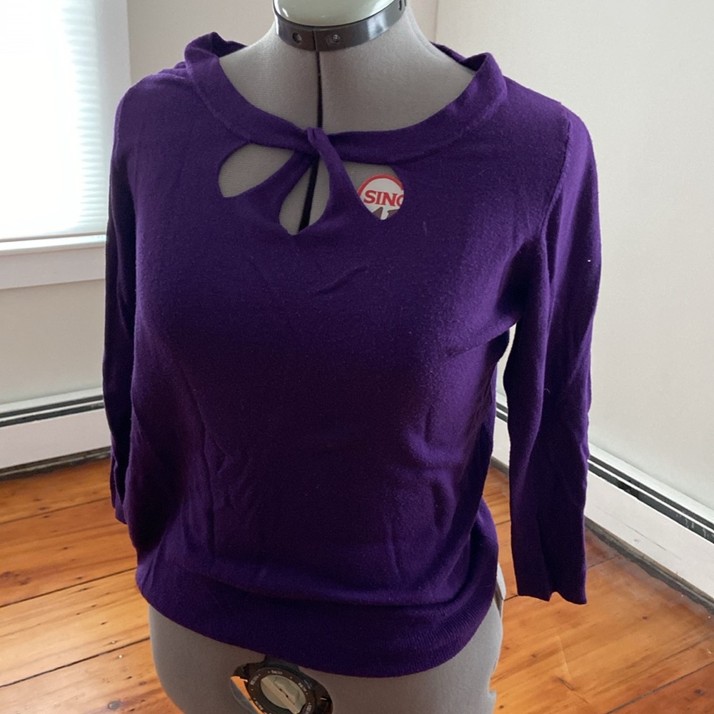 Keyhole neck 3/4 sleeves lightweight spring sweater